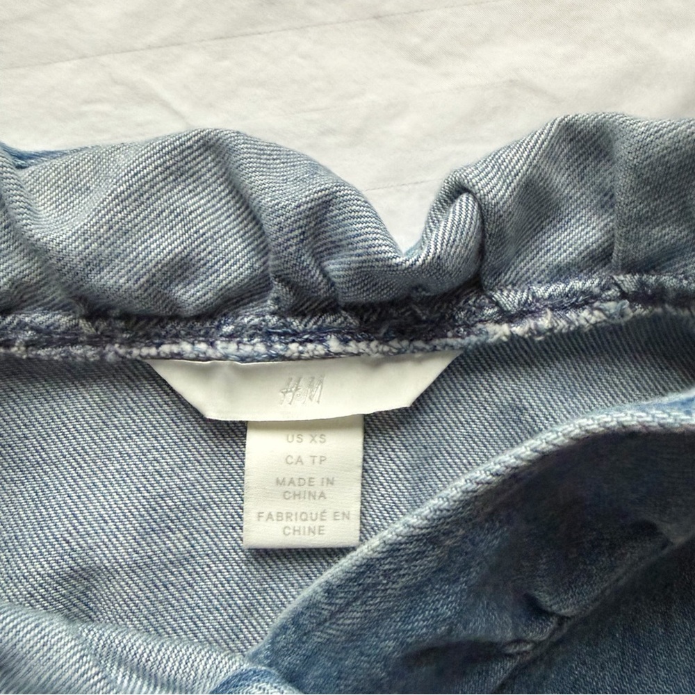 H&M Ruffled Denim Button-Up Shirt - Picture 4 of 5